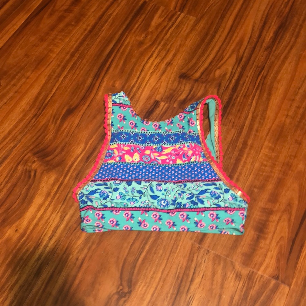 super cute aerie swim top !